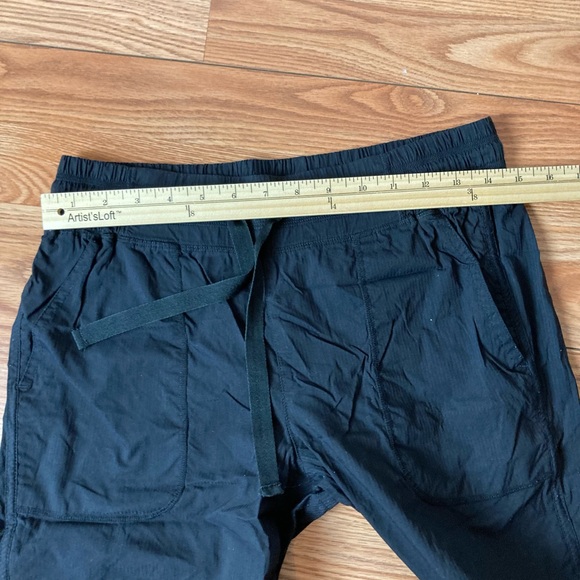 Black pants - Picture 2 of 3